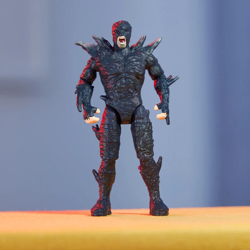 DC Comics, Figurine articulée Dark Flash de 10 cm et 2 accessoires, objets à collectionner du film Flash