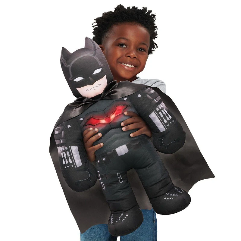 Jouet en Peluche Parlant de 45 cm (18 pouces) The Batman Bashin' Battler Batman avec Poitrine Eclairante et Expressions d'Action - Édition anglaise