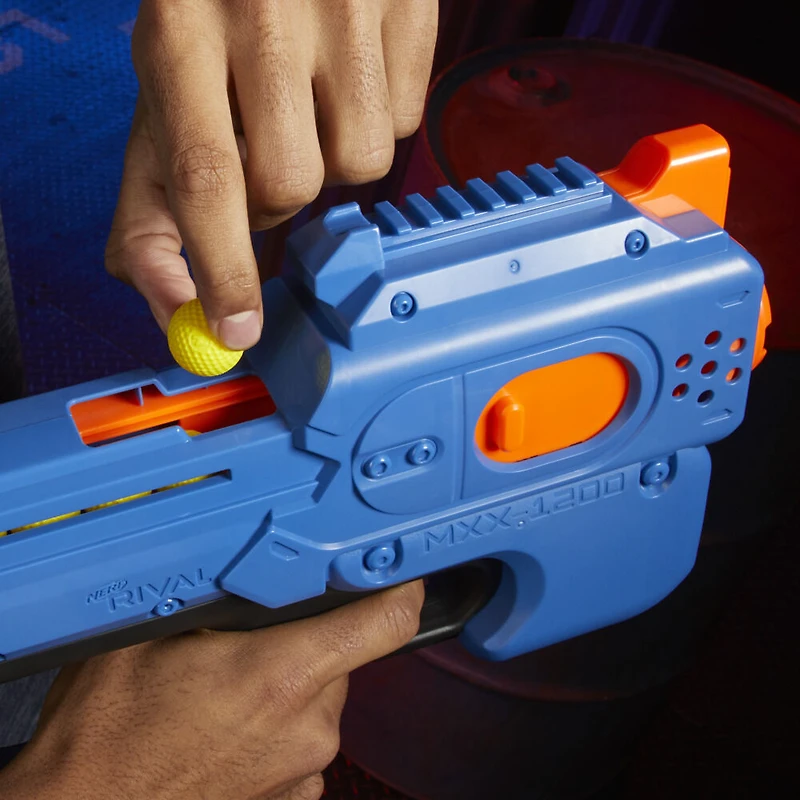 Blaster motorisé Nerf Rival Charger MXX-1200