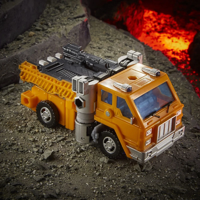 Transformers Generations War for Cybertron: Kingdom - WFC-K16 Huffer Deluxe