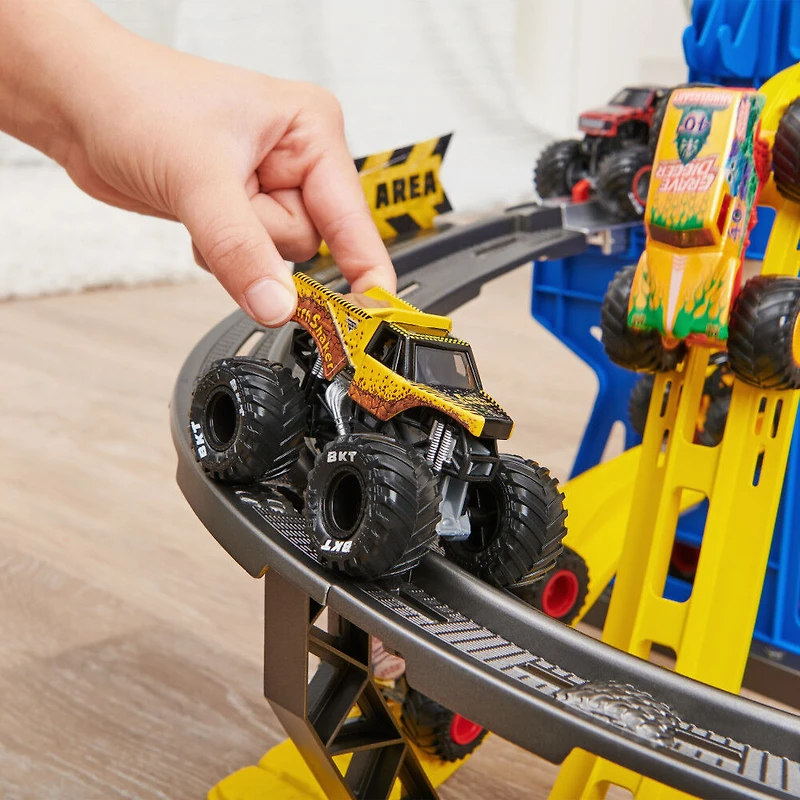 Coffret de jeu et rangement Monster Jam Garage avec monster truck Grave Digger exclusif, lumières et sons