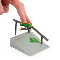 Tech Deck, Blind Skateboards Versus Series, Collectible Fingerboard 2-Pack and Obstacle Set