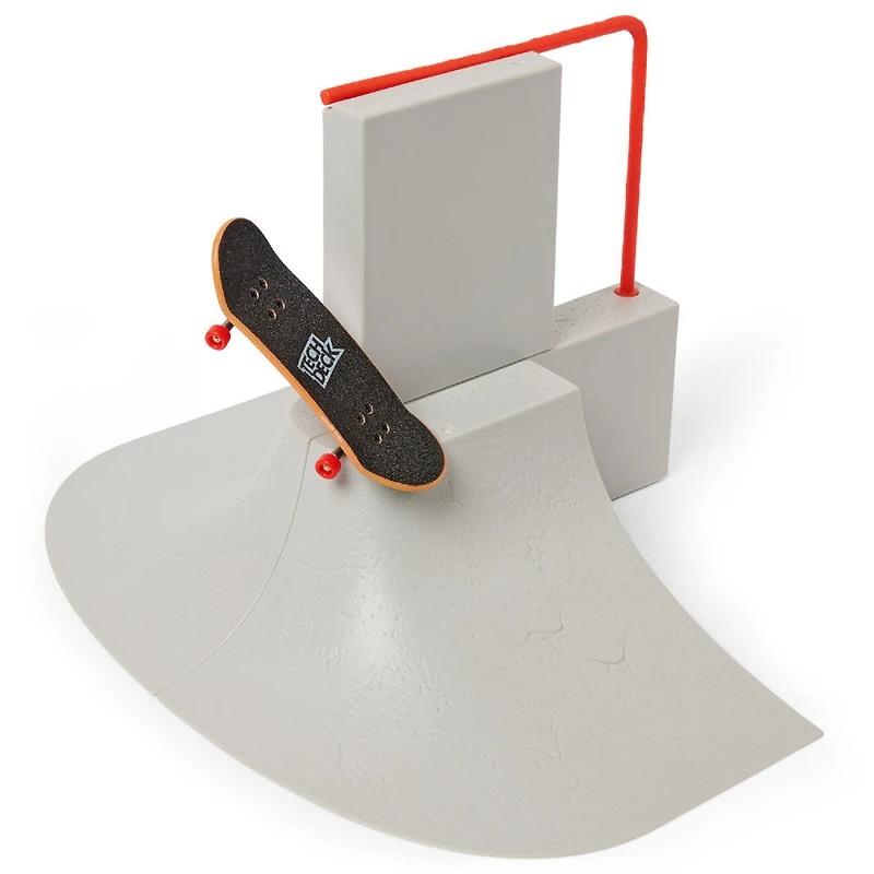 Tech Deck, Build-A-Park World Tour, P.F.K Skate Support Center, Coffret rampe avec fingerboard Signature