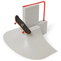 Tech Deck, Build-A-Park World Tour, P.F.K Skate Support Center, Coffret rampe avec fingerboard Signature