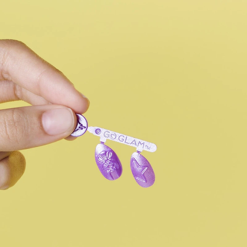 Cool Maker, GO GLAM Nail Surprise Manicure Set avec faux ongles et vernis à caractéristique surprise (les styles peuvent varier)