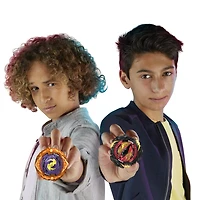 Beyblade Burst QuadStrike, set de combat Thunder Edge avec arène Beystadium, 2 toupies et 2 lanceurs