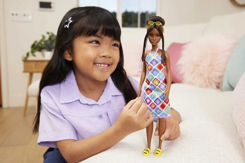 Barbie-Barbie Fashionistas 210-Poupée bun et robe crochet dos nu