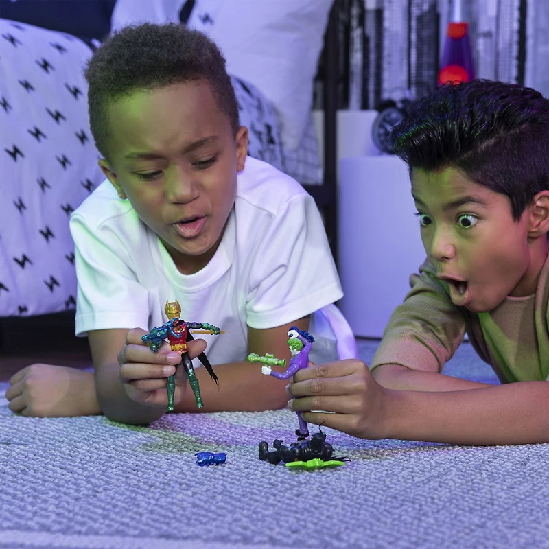 BATMAN, Figurine articulée BATWOMAN de 10 cm avec 3 accessoires mystère