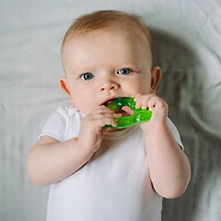 Ensemble de 3 jouet de dentition rempli d'eau Kool Soother de Nuby - L'assortiment peut varier, Un par achat