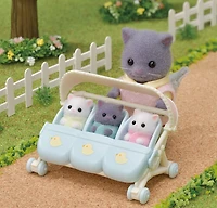 Calico Critters Persan Chat Triplets, Ensemble de 3 figurines de poupée à collectionner avec accessoire de berceau