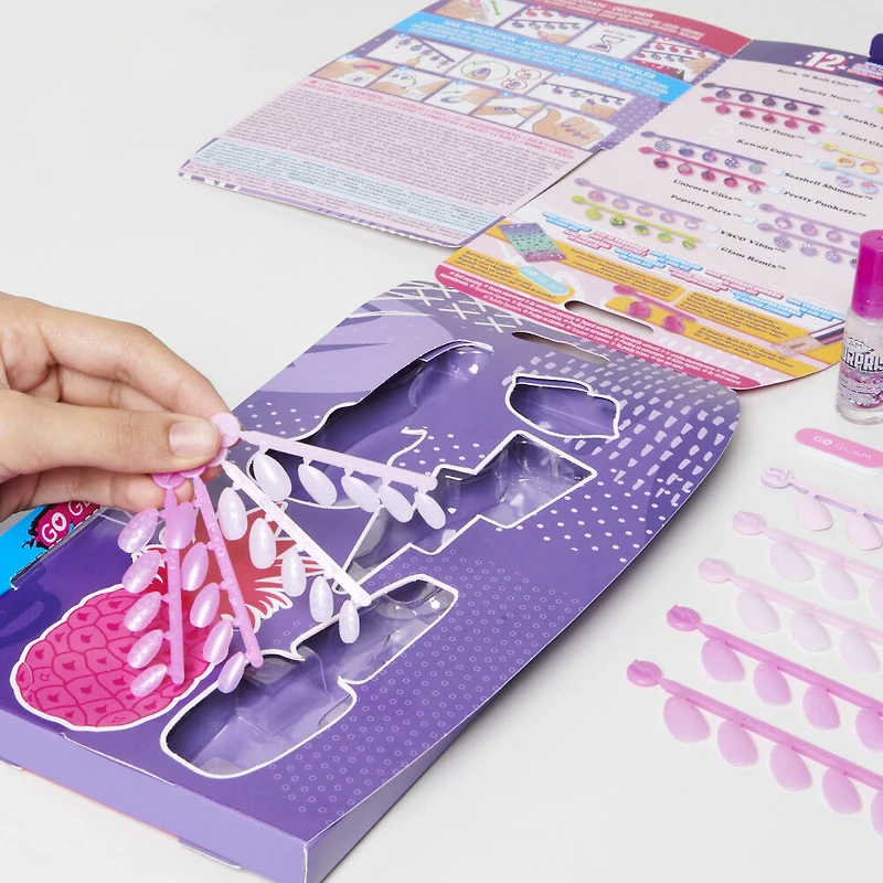 Cool Maker, GO GLAM Nail Surprise Manicure Set avec faux ongles et vernis à caractéristique surprise (les styles peuvent varier)