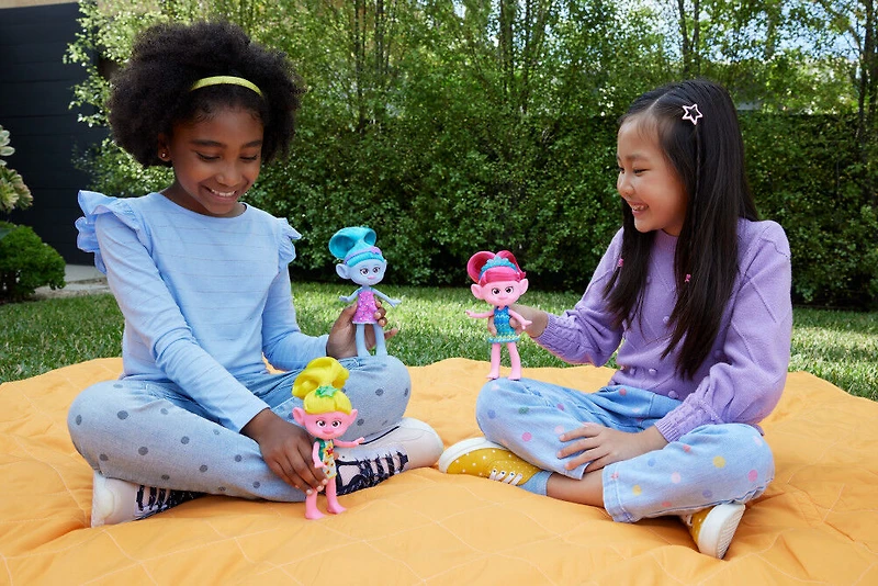 DreamWorks Trolls Band Together Trendsettin' Queen Poppy Fashion Doll, Toys Inspired by the Movie