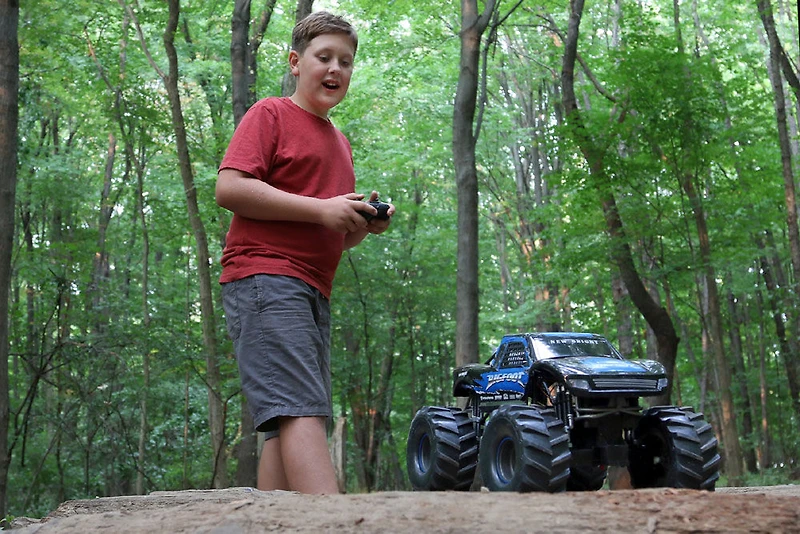 R/C 1/10 Bigfoot Camion Monstre Bleu/Noir