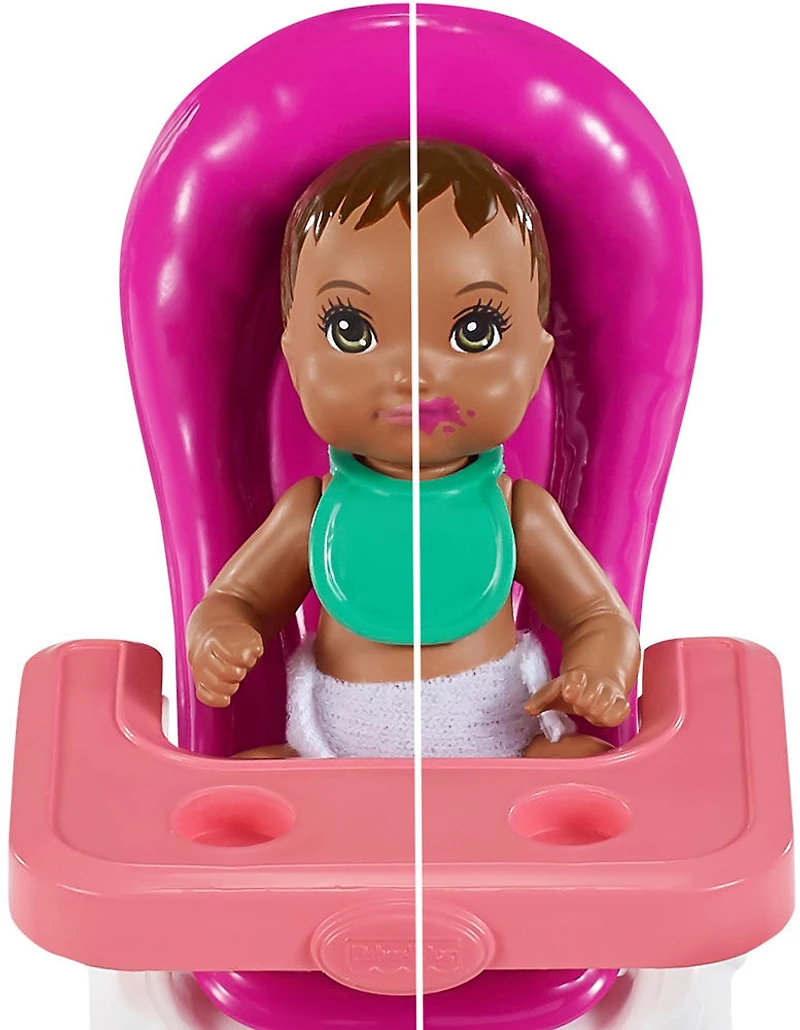 Poupées et coffret de jeu Skipper Babysitters Inc. Barbie avec poupée Skipper Gardienne d'enfants, poupée bébé à changement de couleur