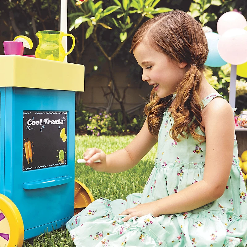 Kiosque 2 en 1 de citronnades et glaces Little Tikes avec 25 accessoires et tableau