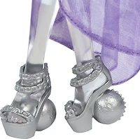 Monster High Spectra Vondergeist Fashion Doll with Pet Ferret Rhuen and Accessories