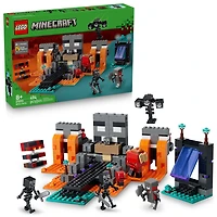 LEGO Minecraft La Bataille des Withers - Cadeau de Jeu de Simulation pour Joueur, Ensemble de Construction avec Jouet d'Établi 21590