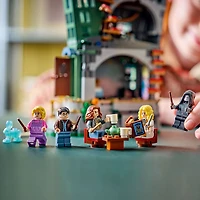 LEGO Harry Potter La Maison de Luna Lovegood, Jouet de Construction pour les Filles, les Garçons et les Amateurs de 10 Ans et Plus 76467