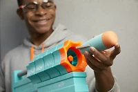Nerf Roblox, blaster lance-roquette SharkBite: Web Launcher, inclut code pour objet virtuel exclusif, 2 roquettes Nerf, mécanisme à pompe