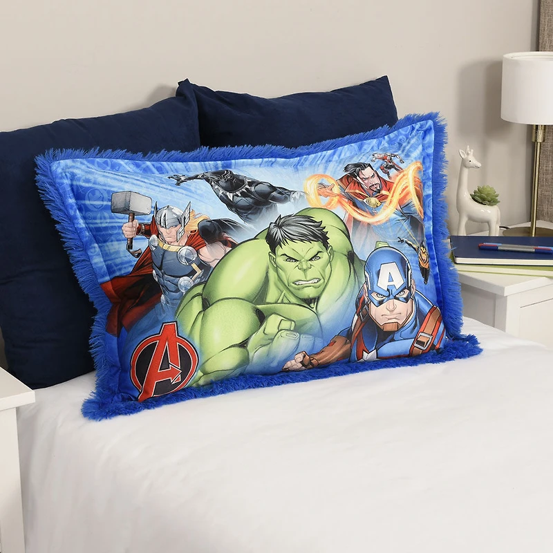 Oreiller géant en fourrure funky pour enfants Marvel Avengers, 20 po x 30 po