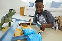 Coffret piste Confrontations et collisions Jurassic World: Dominion Hot Wheels, avec 1 véhicule Hot Wheels