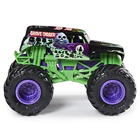 Monster Jam, Coffret Monster truck Grave Digger à l'échelle 1:64 officiel et figurine articulée Grim Creatures de 12,7 cm (violet métallique)