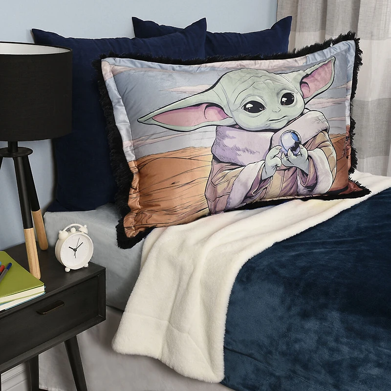 Gros oreiller en peluche Bébé Yoda Star Wars Mandalorian