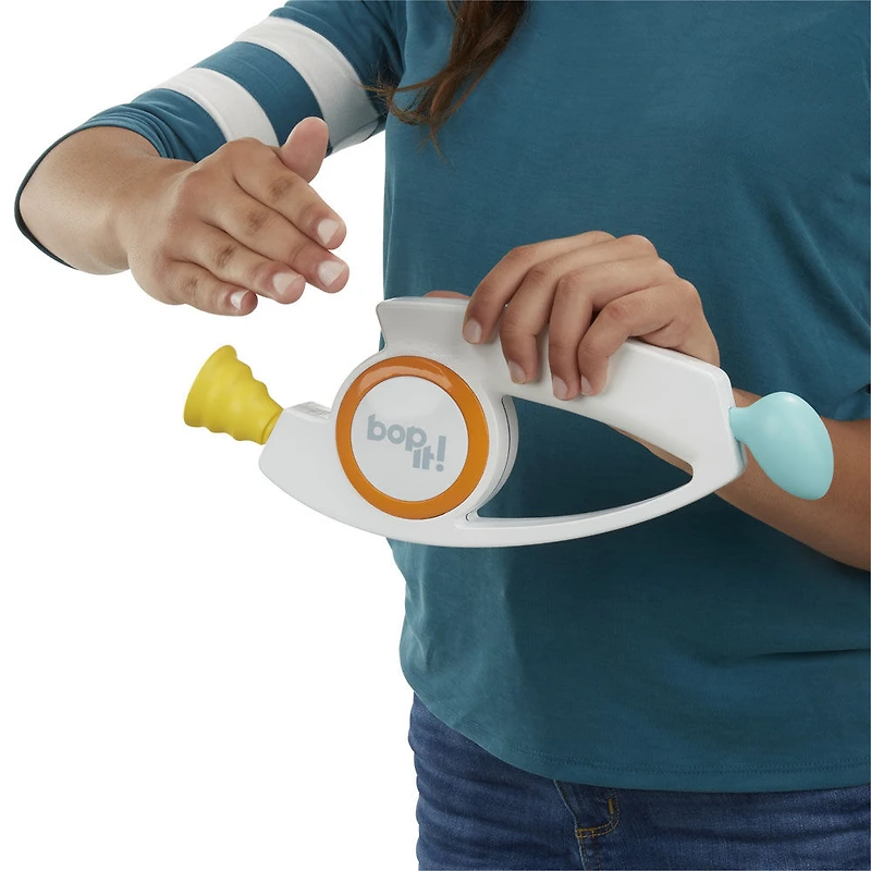 Hasbro Gaming - Bop It! Electronic Game - English Edition