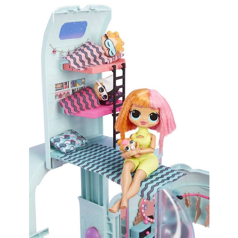 L.O.L Surprise! 2-in-1 Glamper.