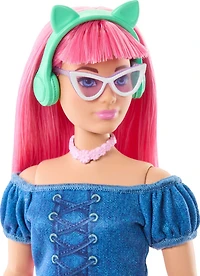 Barbie Mysteries: Beach Detectives Daisy Doll in Signature Outfit with Pet & Accessories