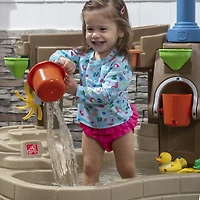 L'étang des découvertes Pump and Splash Discovery Pond de Step2 - Marron