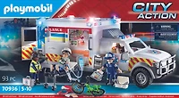Ambulance avec secouristes et blessé