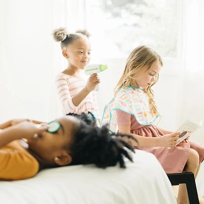 Love Your Look - Salon and Spa Play Set - English Edition