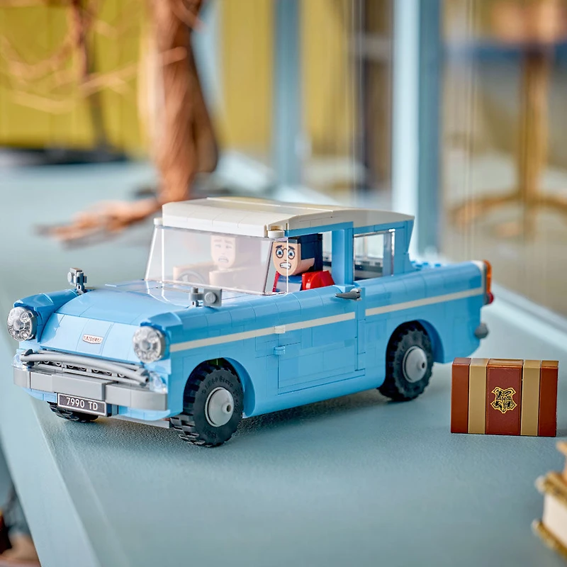 LEGO Harry Potter La Ford Anglia Volante Enchantée, Ensemble de Construction de Voiture pour le Jeu et l'Exposition 76470