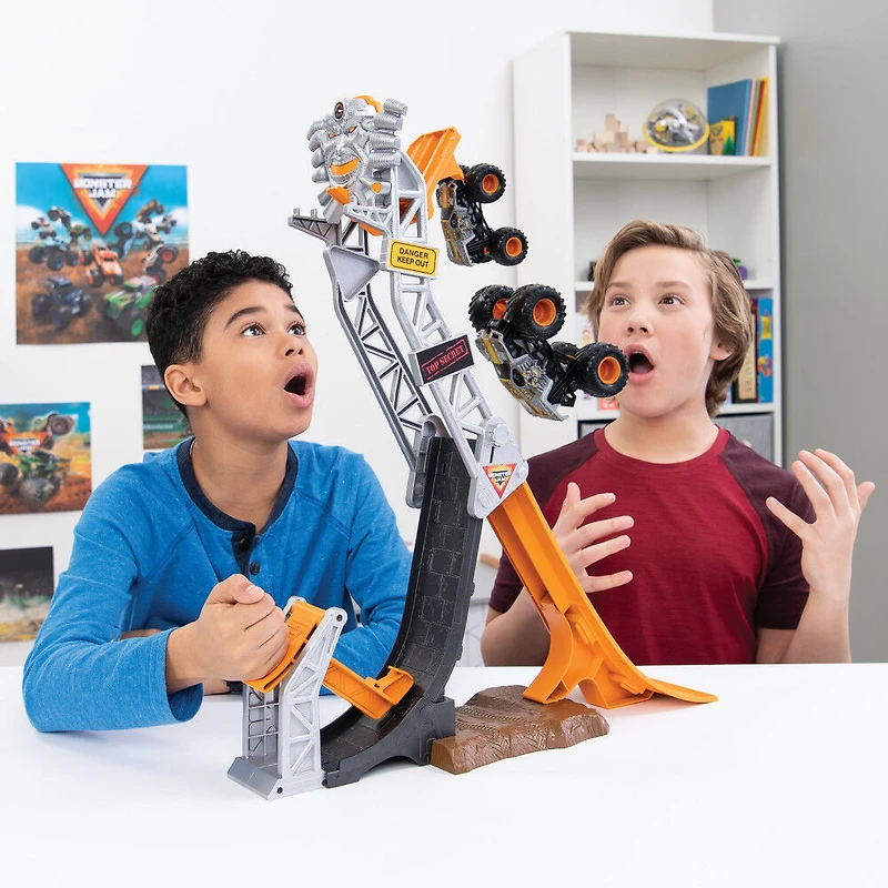 Monster Jam, Coffret Max-D Break Free Playset officiel avec monster truck Max-D exclusif en métal moulé à l'échelle 1:64