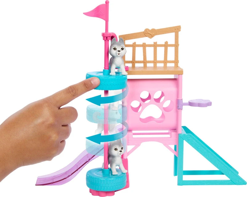 Barbie Poupée et Coffret Parcours d'Obstacles avec poupée, 3 figurines de chiens et accessoires