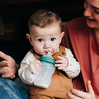 Tommee Tippee Closer to Nature Soft Silicone Baby Bottle, Stain & Odor-resistant, 9 ounce - 2 Count