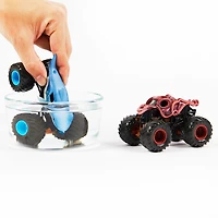 Monster Jam, Coffret de 2 monster trucks officiels en métal moulé Megalodon vs. Octon8er qui changent de couleur, échelle 1:64