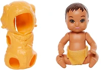 Poupée bébé ​Skipper Babysitters Inc. Barbie avec costume-barboteuse de chiot dorée et couche amovibles