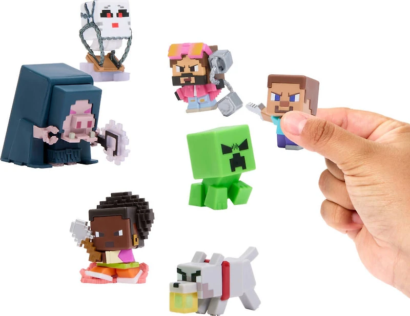 Minecraft Mini Mode Overworld Battle Pack with 7 Mini Action Figures Inspired by the Movie