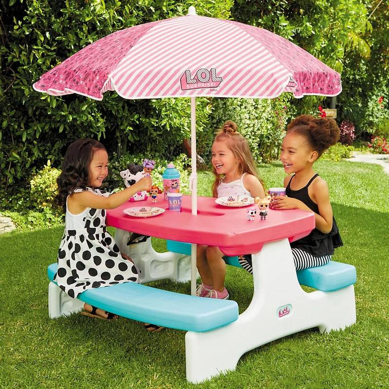 L.O.L. Surprise! Easy Store Table with Umbrella - Easy Assembly