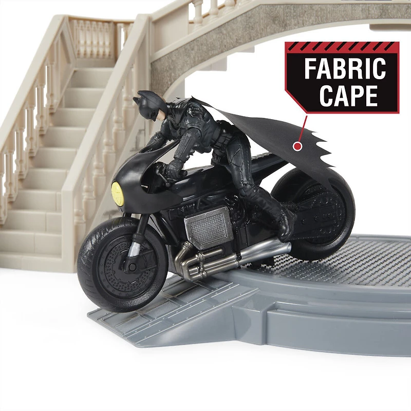 DC Comics, Batman Batcave with Exclusive Batman and Penguin Action Figures and Batcycle