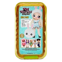 Poupée-mannequin Na Na Na Surprise 2 en 1 et sac à main métallique de la série Glam - Alice Hops, poupée blonde avec robe bleu chatoyante et oreilles de lapin avec le sac à main lapin blanc
