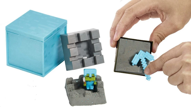 Minecraft Mini Mining Figure with Pickaxe