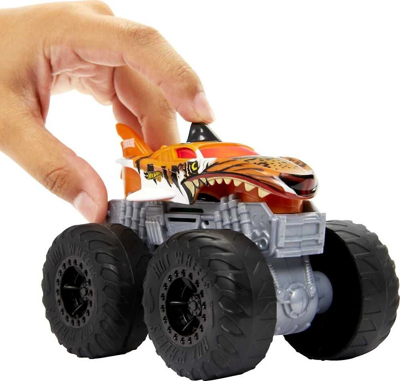 Hot Wheels Monster Trucks Roarin' Wreckers Tiger Shark
