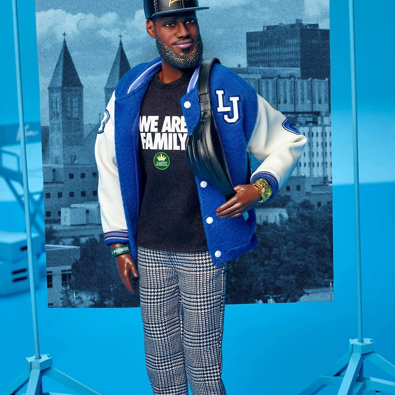 Barbie Signature Kenbassadors Poupée et acc. LeBron James