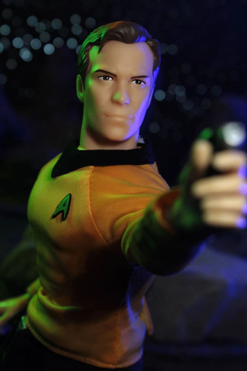 Star Trek - Capt. Kirk 14" - English Edition