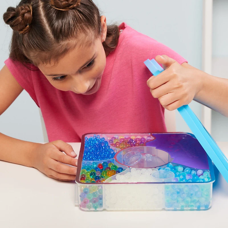 Orbeez Mixin' Slime , Coffret de plus de 2 500 Orbeez (micros, scintillantes, marbrées et phosphorescentes), 5 outils, boîte de rangement, unique, jouets sensoriels