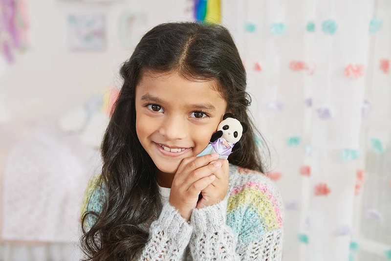 Calico Critters Pookie Panda Family, Lot de 4 figurines de poupée à collectionner