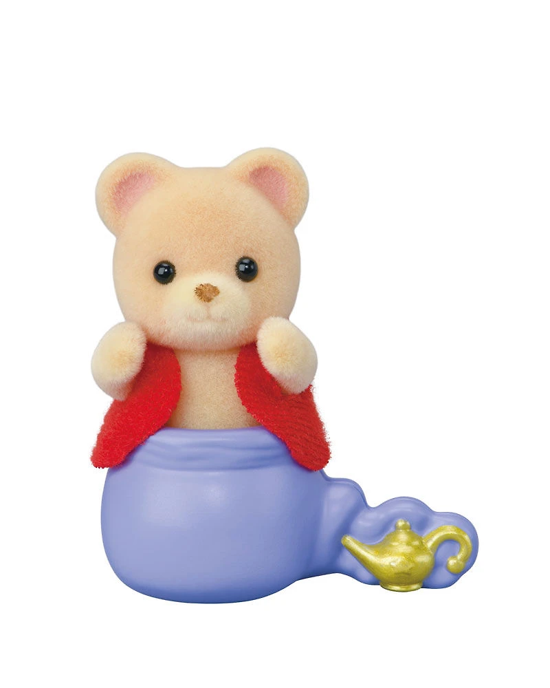 Calico Critters Baby Fairytale Series Sacs à surprises, ensemble surprise comprenant une figurine de poupée et un accessoire - 1 par commande, la couleur peut varier (Chacun vendu séparément, sélectionné au hasard)